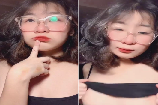 Charming cô nàng với bộ ngực quyến rũ